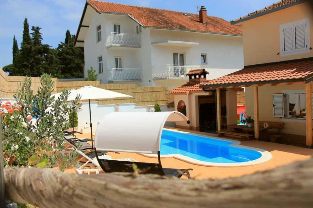 Apartmán Darija With Private Pool